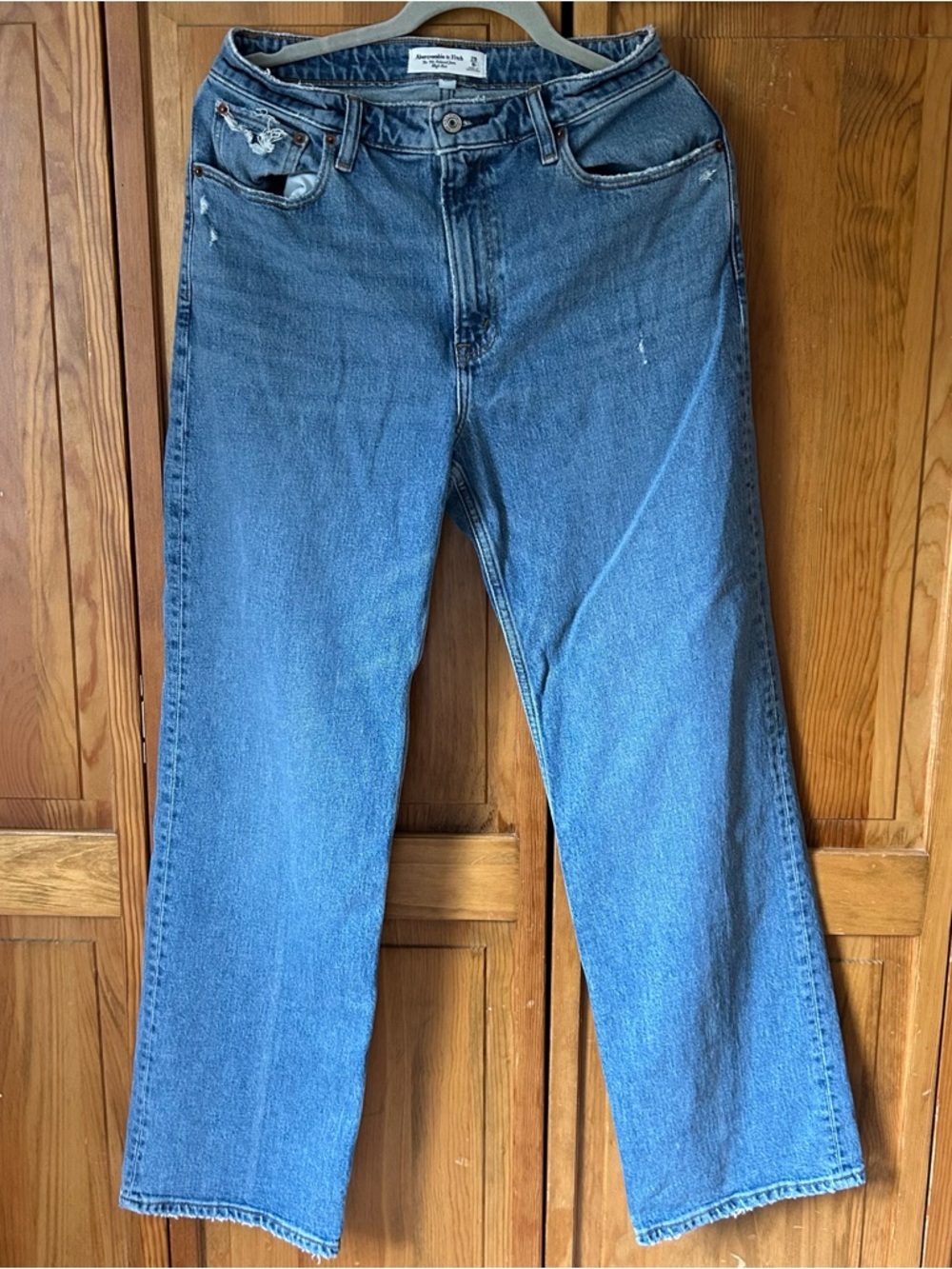Abercrombie & Fitch 90s Curve Love High-Rise Relaxed Jeans - Picture 1 of 4